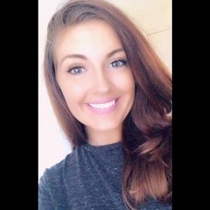 Meet your Posher, Alyssa